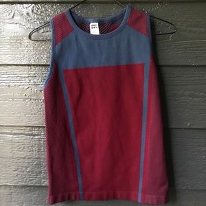 Joy lab athletic top size medium
